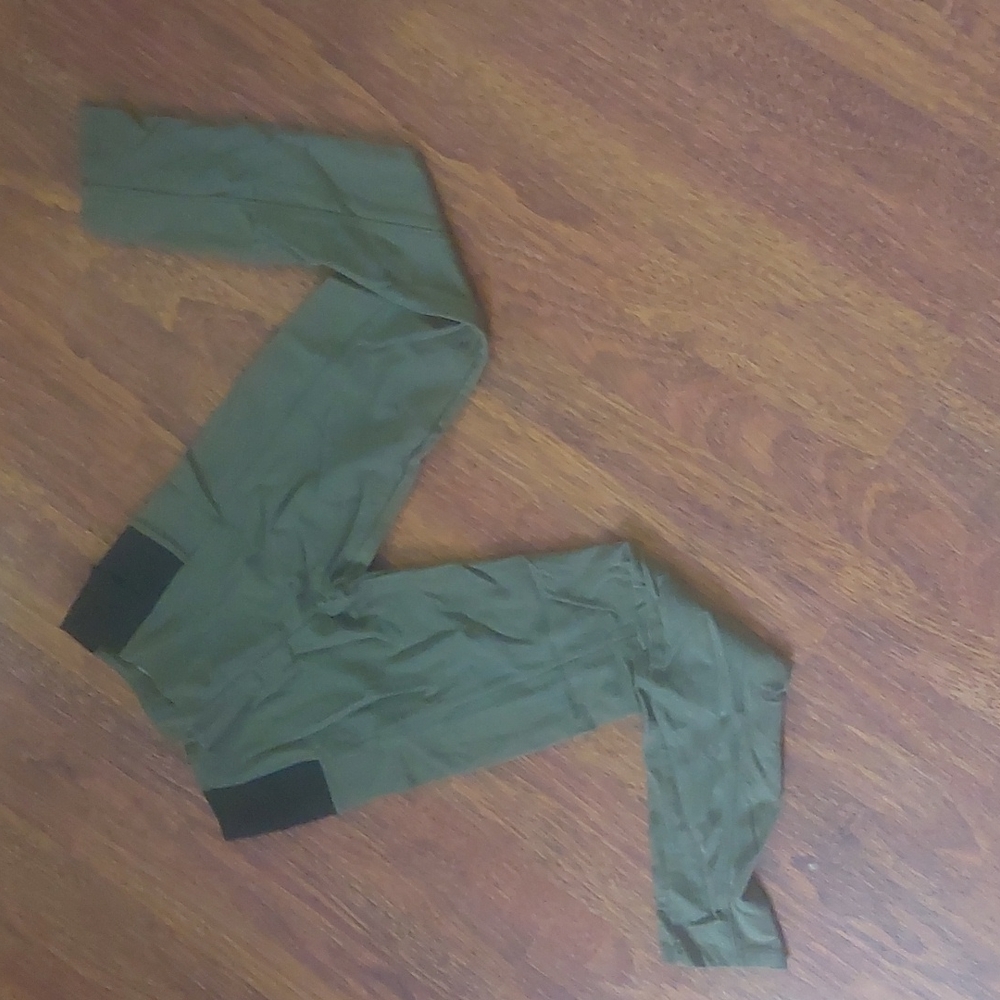 Khaki leggings